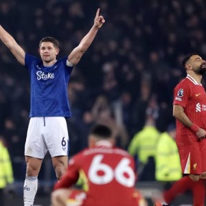 C7娱乐app-包含安格斯意外失利，保级形势愈发严峻的词条